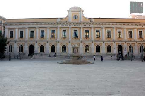 Coronavirus in Puglia, Emiliano chiude tutte le scuole tranne quelle dell'infanzia